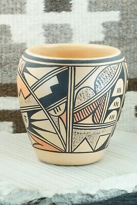 Hopi Pottery - Alta Yesslith