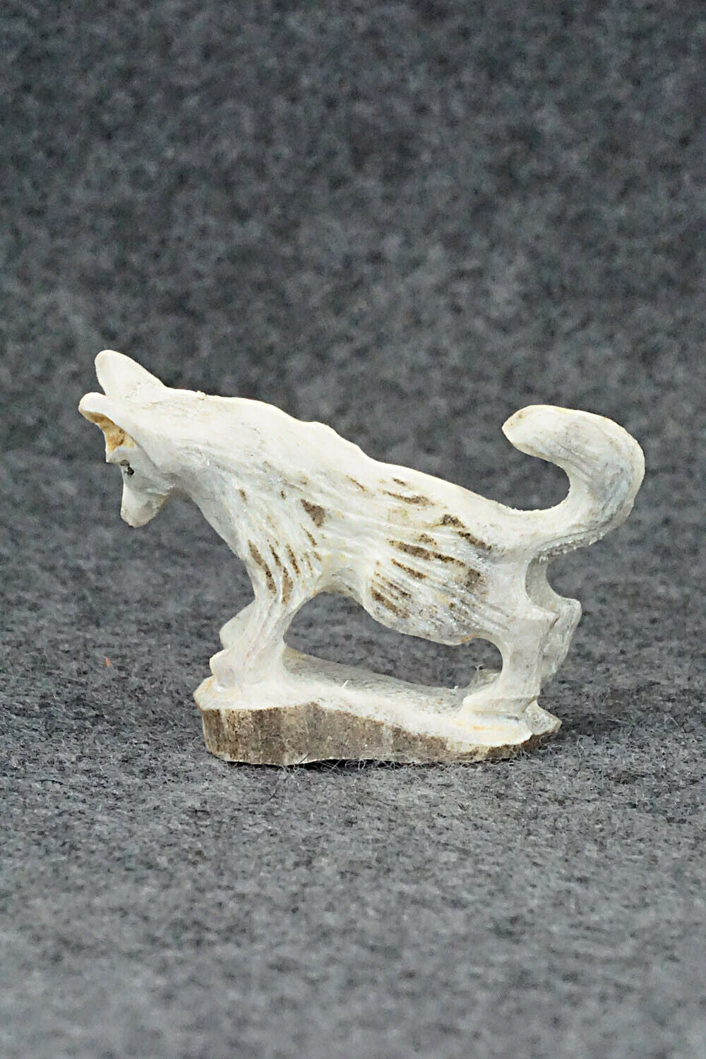 Wolf Zuni Fetish Carving - Lewis Malie Jr.