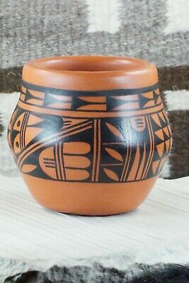 Hopi Pottery - A. Yesslith