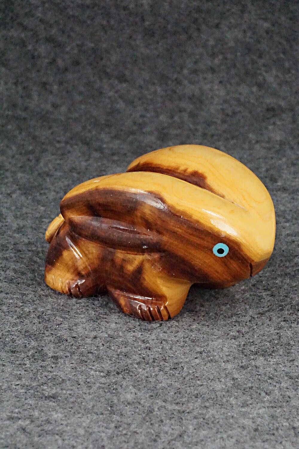 Rabbit Zuni Fetish Carving - Louise Ponchuella