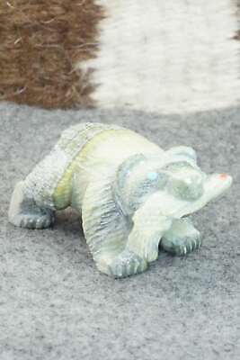 Bear Zuni Fetish Carving - Derrick Kaamasee