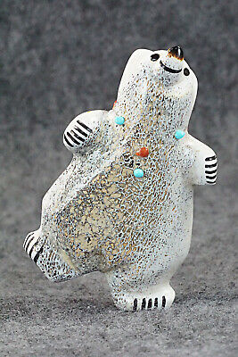 Bear Zuni Fetish Carving - Claudia Peina