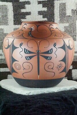Zuni Pottery - Peynetsa