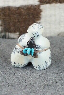 Bear Zuni Fetish Carving - Ariane Quam