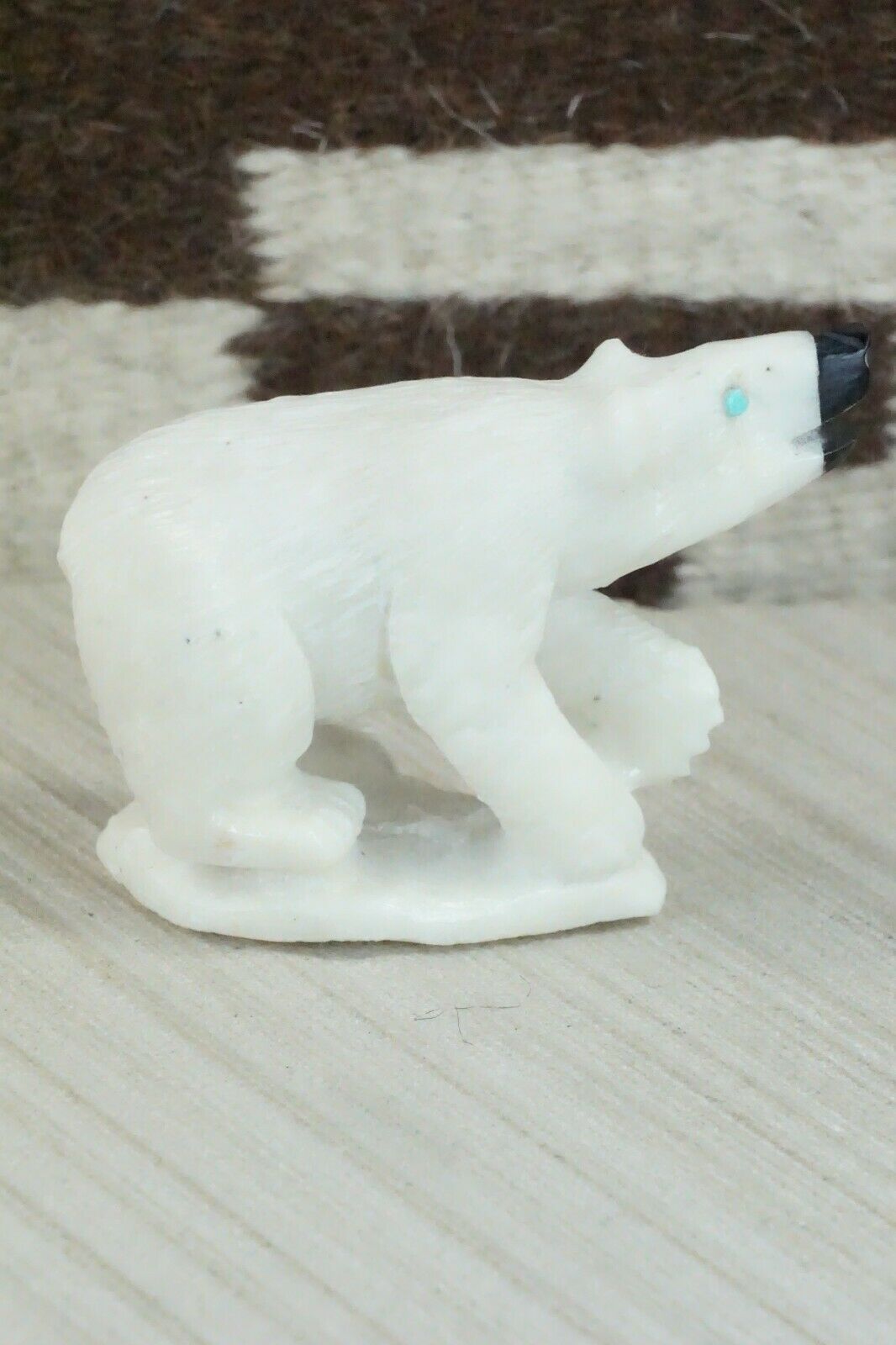 Polar Bear Zuni Fetish Carving - Derrick Kaamasee