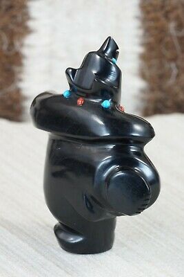 Bear Zuni Fetish Carving - Claudia Peina