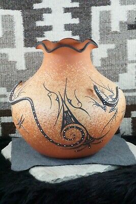 Zuni Pottery - Deldrick Cellicion