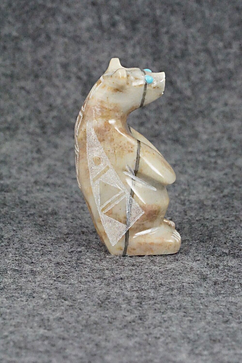 Bear Zuni Fetish Carving - Shannon Calavaza