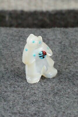 Bear Zuni Fetish Carving - Danette Laate