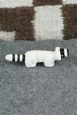 Racoon Zuni Fetish Carving - Suzette Lementino