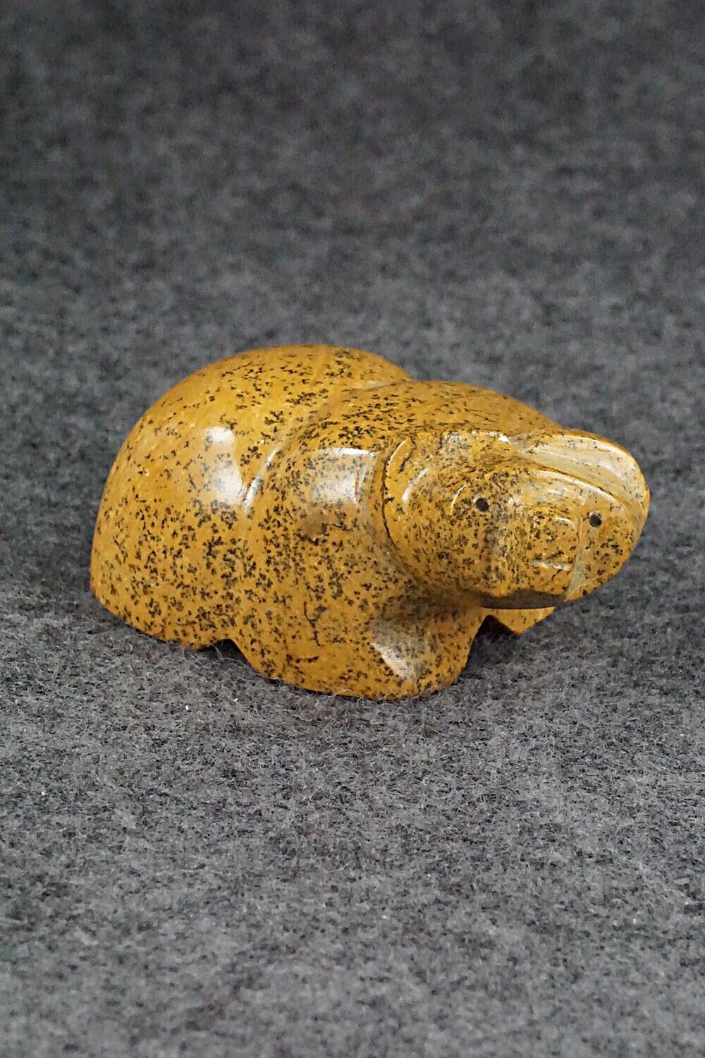 Bear Zuni Fetish Carving - Jessica Eriacho