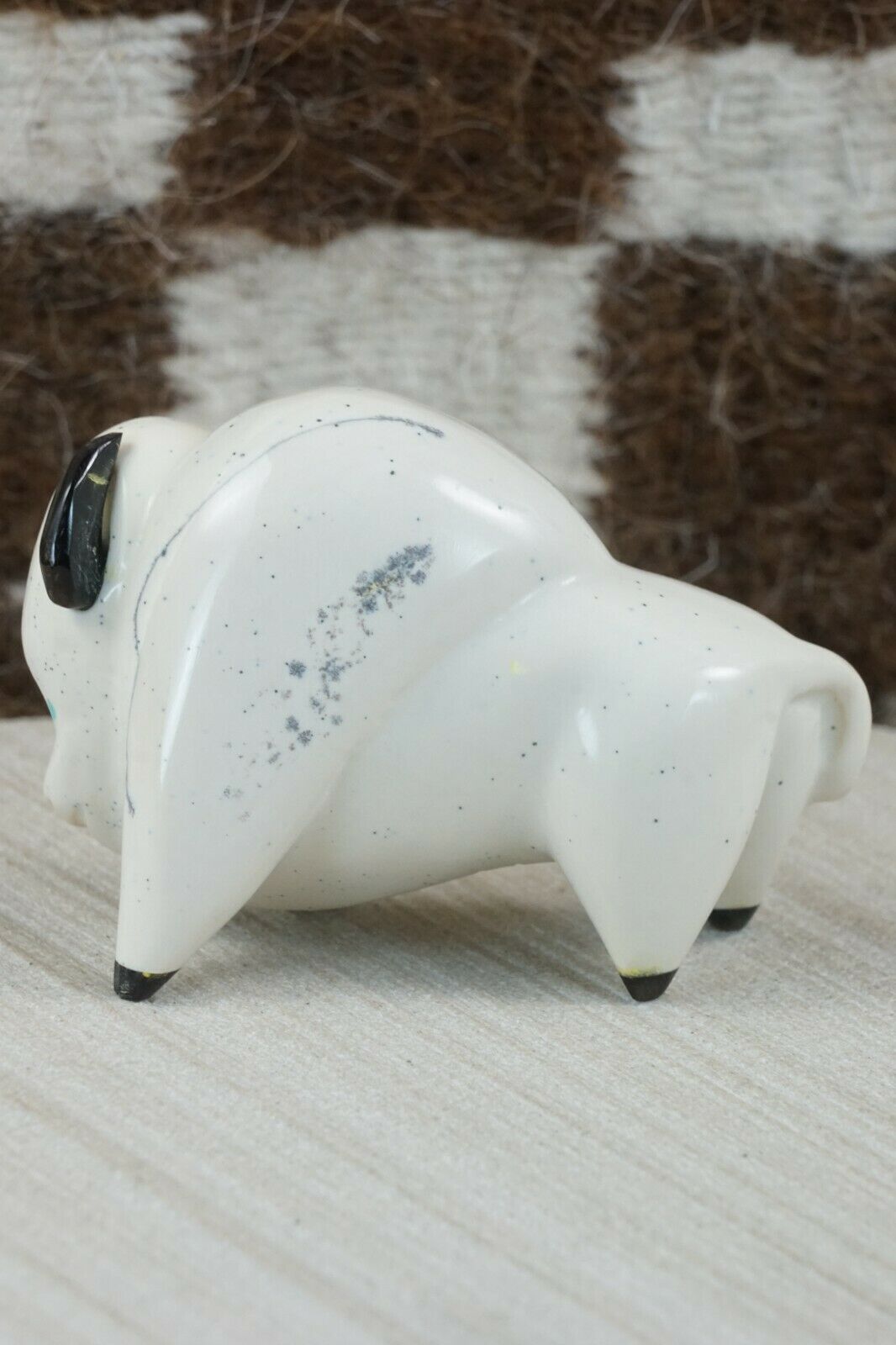 Buffalo Zuni Fetish Carving - Enrike Leekya
