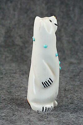 Bear Zuni Fetish Carving - Claudia Peina