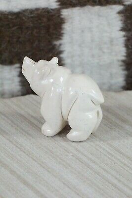 Bear Zuni Fetish Carving - Albert Livingston