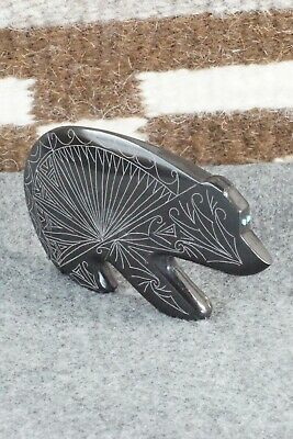 Bear Zuni Fetish Carving - Jonathan Natewa