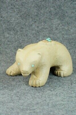 Bear Zuni Fetish Carving - Darrell Wastika
