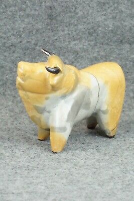 Bull Zuni Fetish Carving - Enrike Leekya