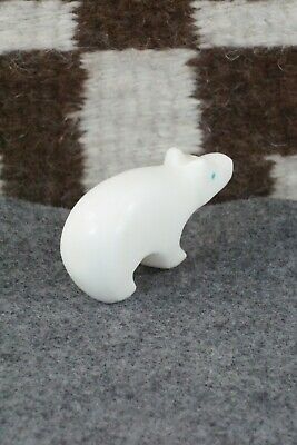Bear Zuni Fetish Carving - Fernando Laiwakete