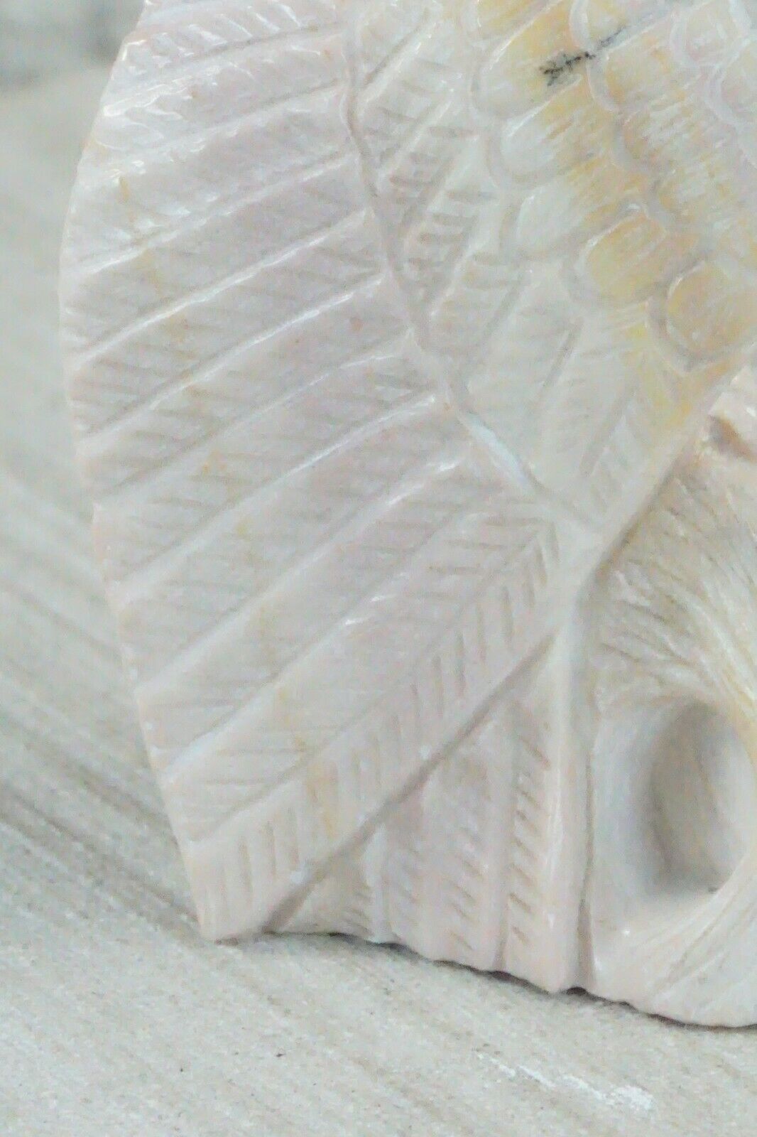 Eagle Zuni Fetish Carving - Derrick Kaamasee