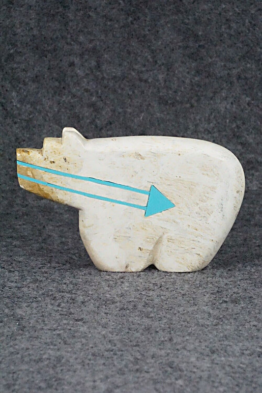 Bear Zuni Fetish Carving - Bernard Laiwakete