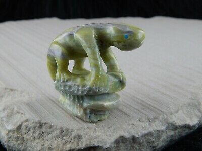 Lizard Zuni Fetish Carving - Chris Pooacha - High Lonesome Trading