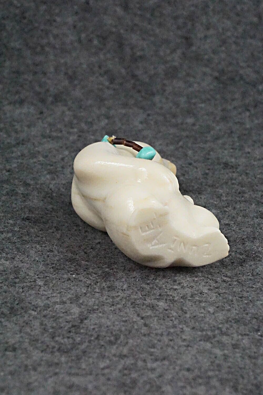 Bear Zuni Fetish Carving - Albert Eustace