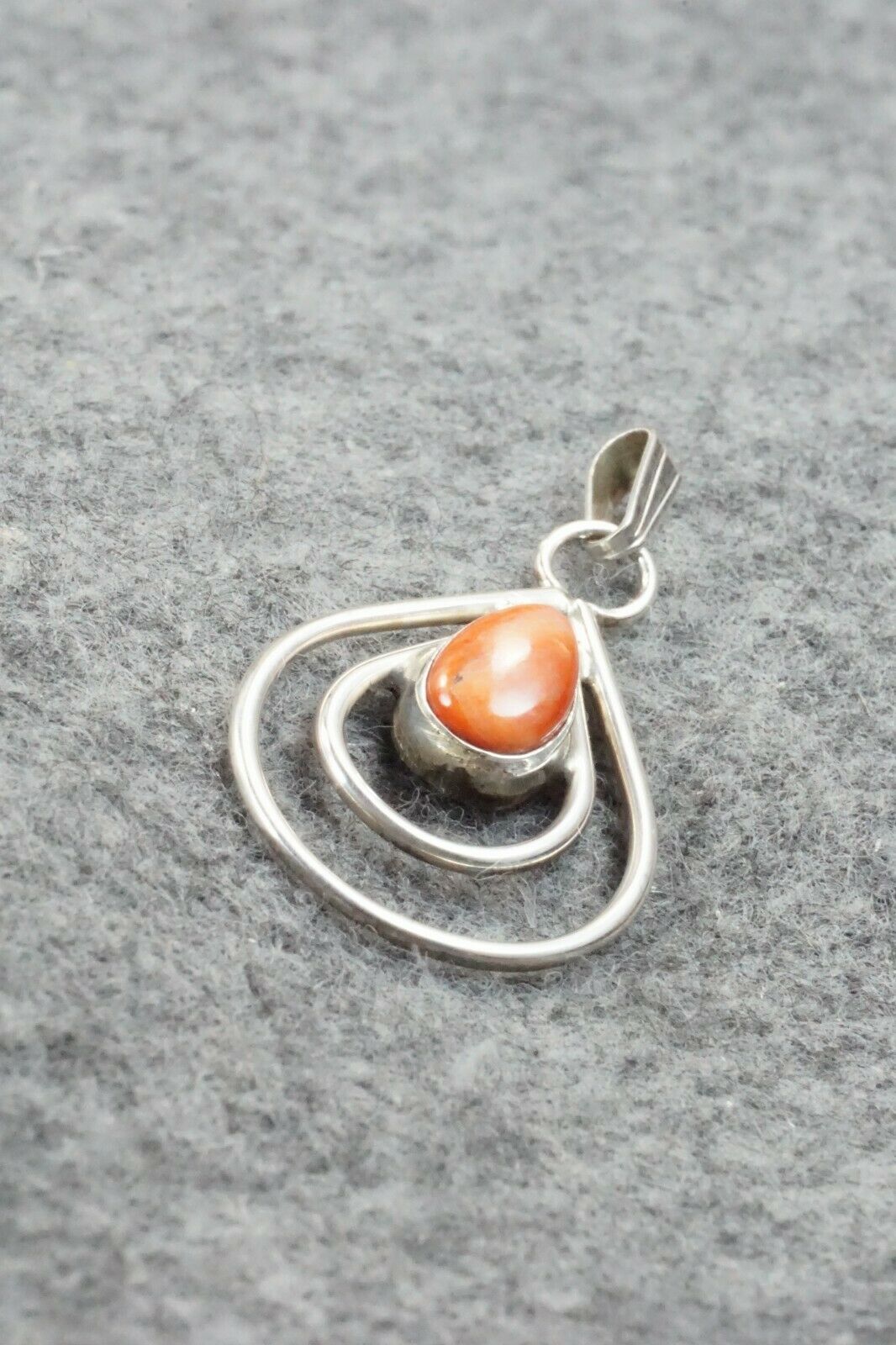 Spiny Oyster & Sterling Silver Pendant and Earrings - Navajo