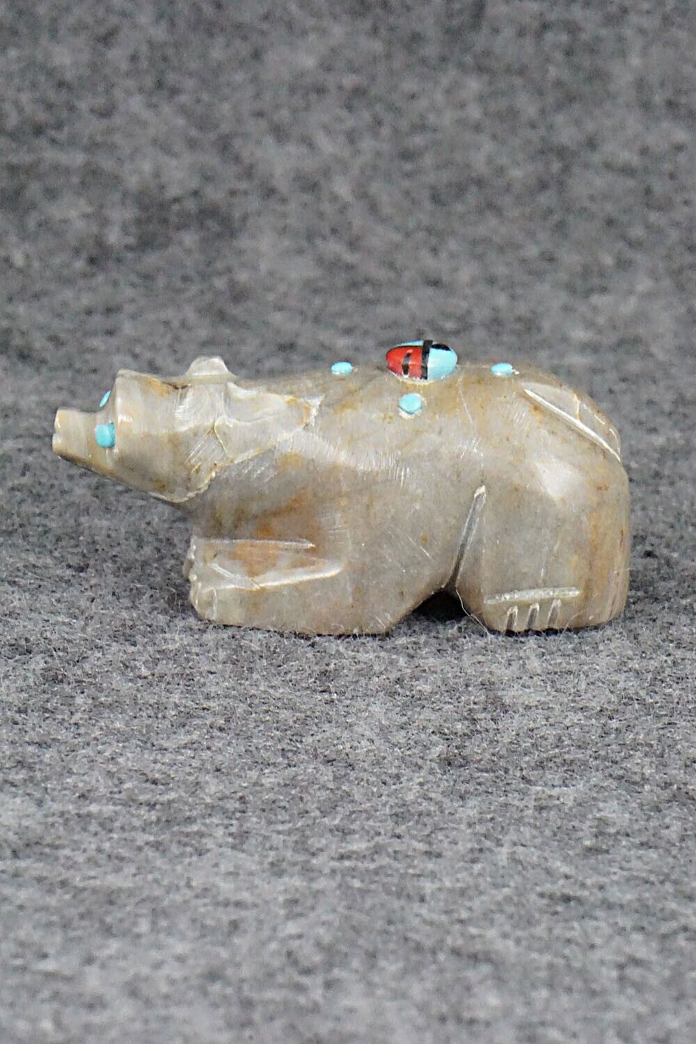 Bear Zuni Fetish Carving - Danette Laate