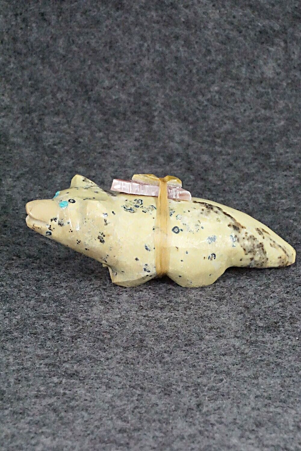 Badger Zuni Fetish Carving - Delvin Leekya