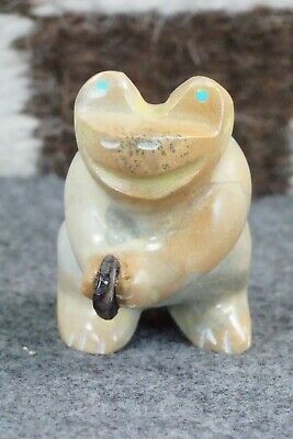 Frog Zuni Fetish Carving - Enrike Leekya