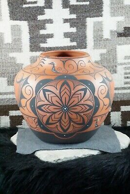 Zuni Pottery - Priscilla Peynetsa