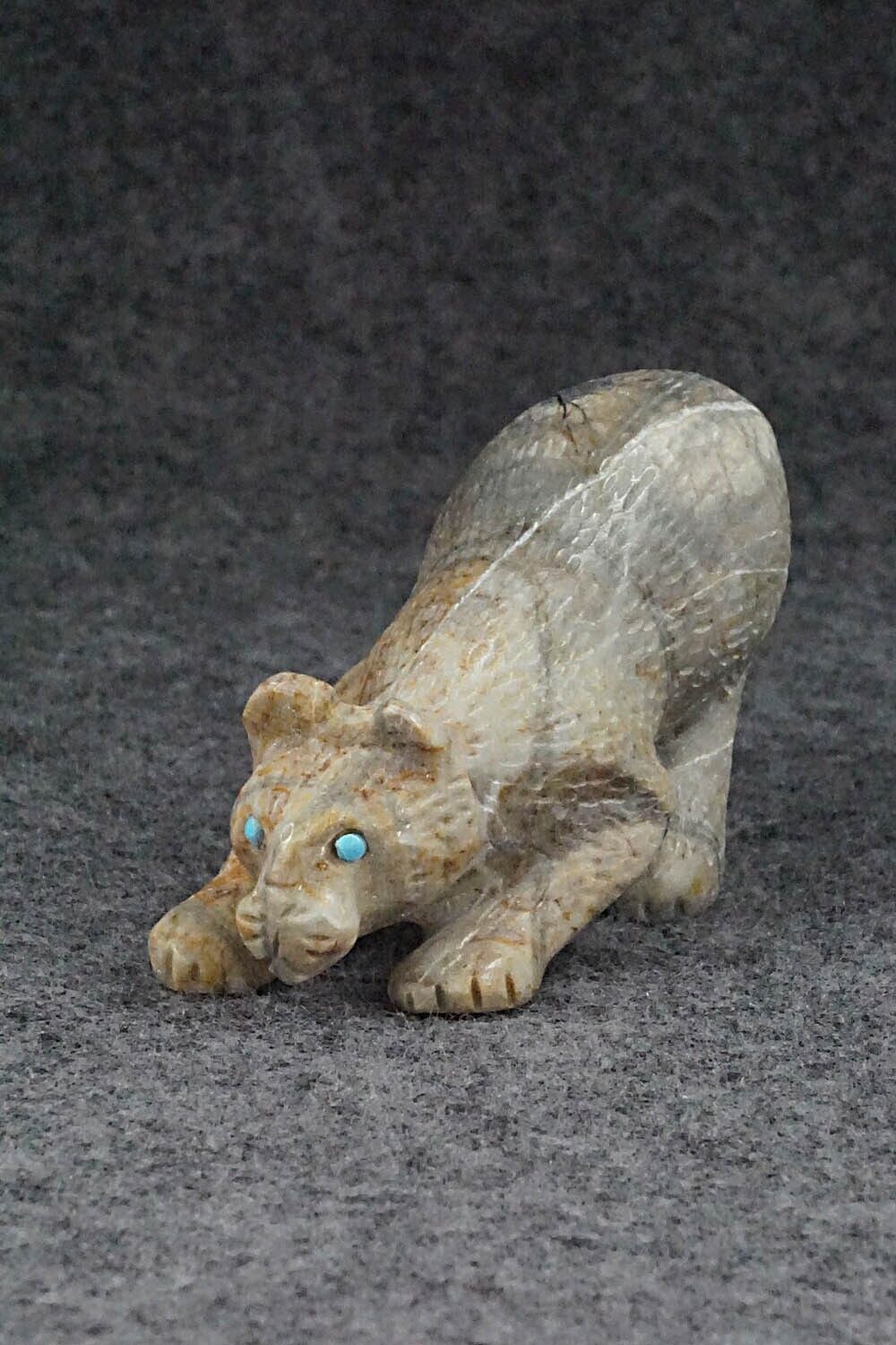 Mountain Lion Zuni Fetish Carving - Wilfred Cheama