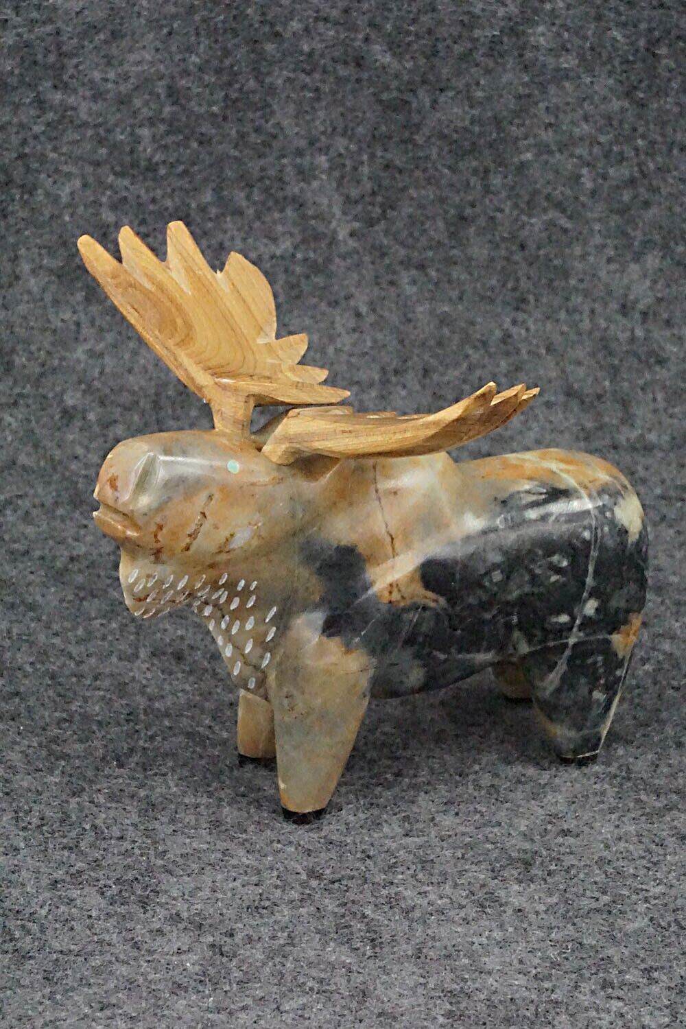Moose Zuni Fetish Carving - Enrike Leekya