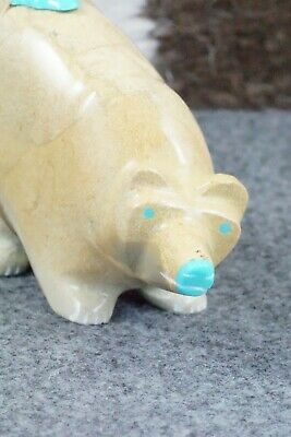 Bear Zuni Fetish Carving - Enrike Leekya