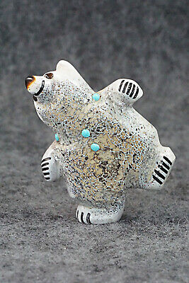 Bear Zuni Fetish Carving - Claudia Peina