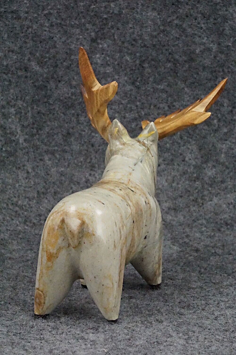 Elk Zuni Fetish Carving - Enrike Leekya