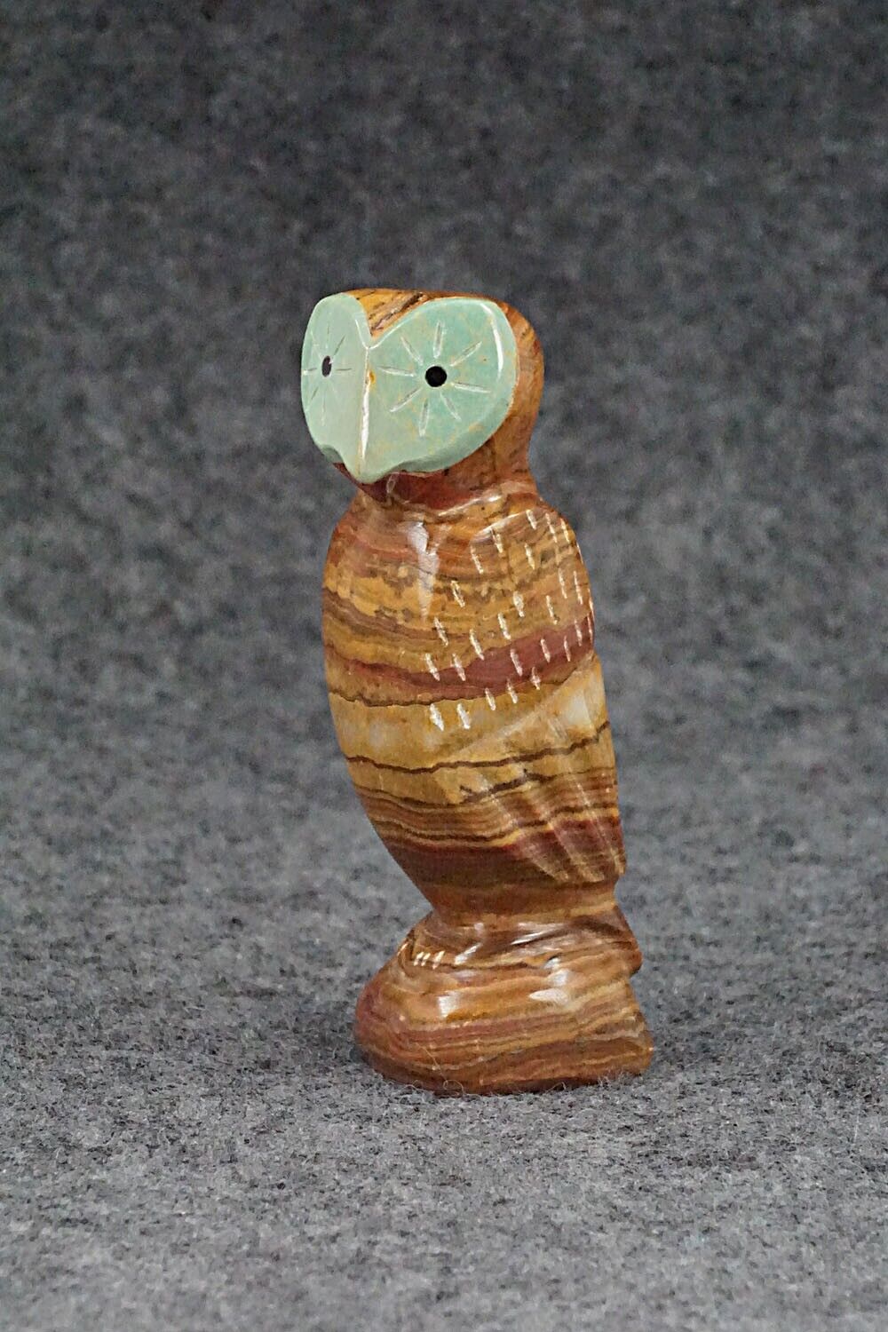 Owl Zuni Fetish Carving - Enrike Leekya