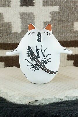 Zuni Pottery - Lorenda Cellicion