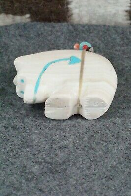 Bear Zuni Fetish Carving - Lisa Bobelu