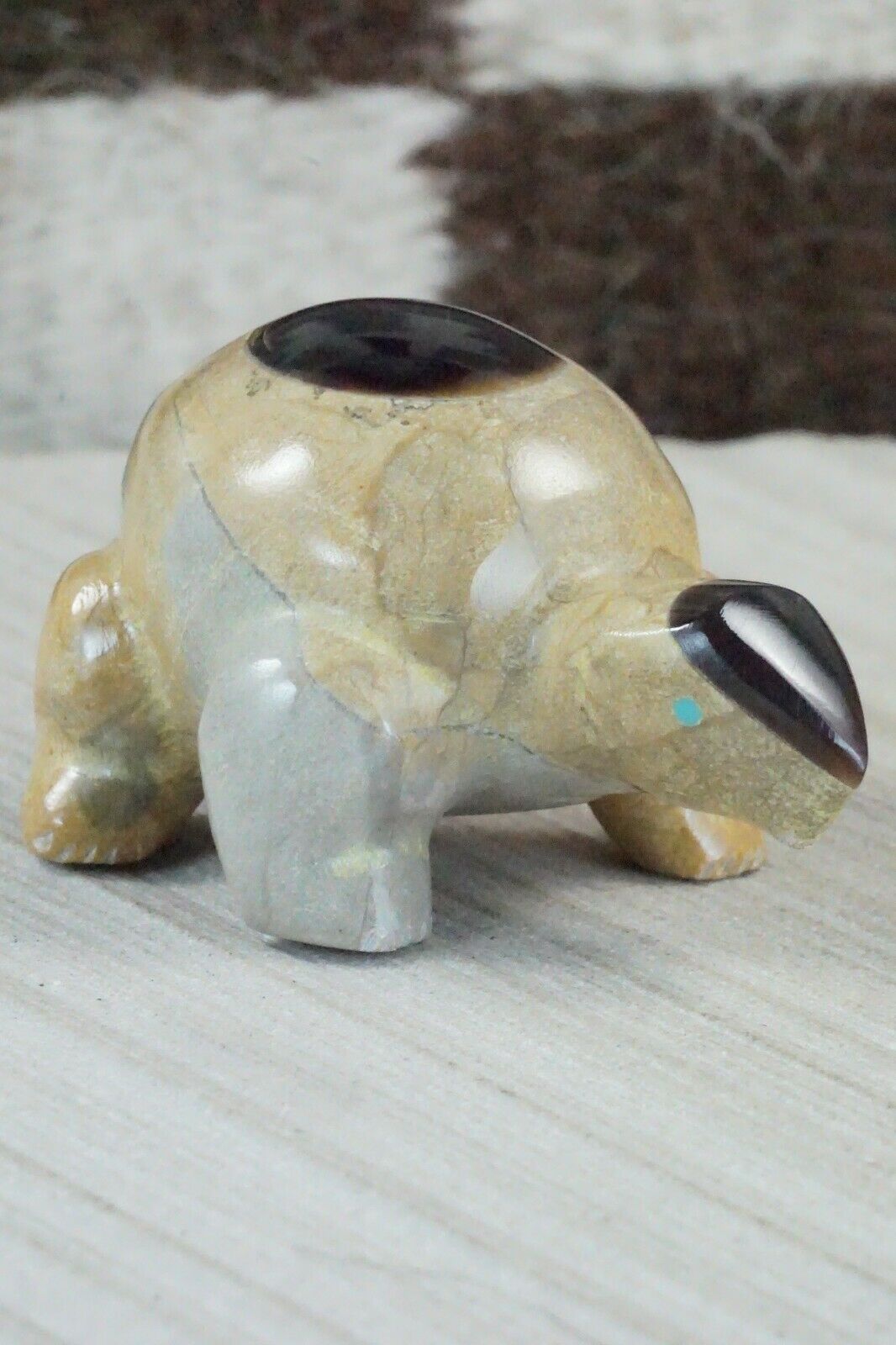 Turtle Zuni Fetish Carving - Enrike Leekya