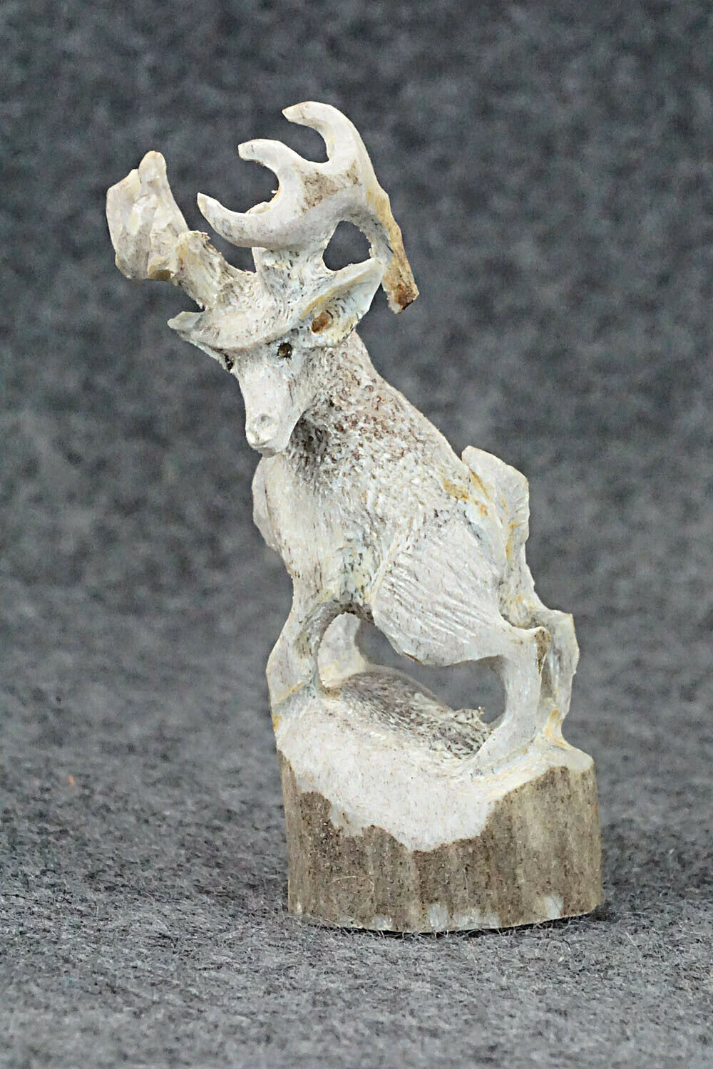Deer Zuni Fetish Carving - Lewis Malie Jr.
