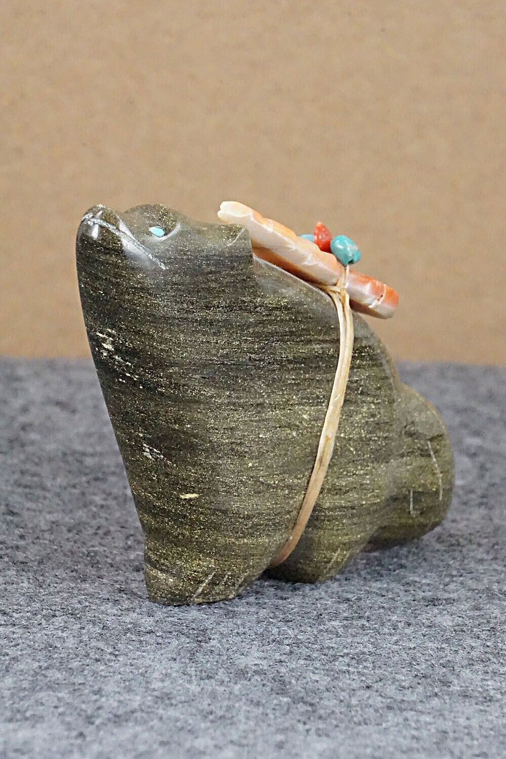Wolf Zuni Fetish Carving - Leland Boone