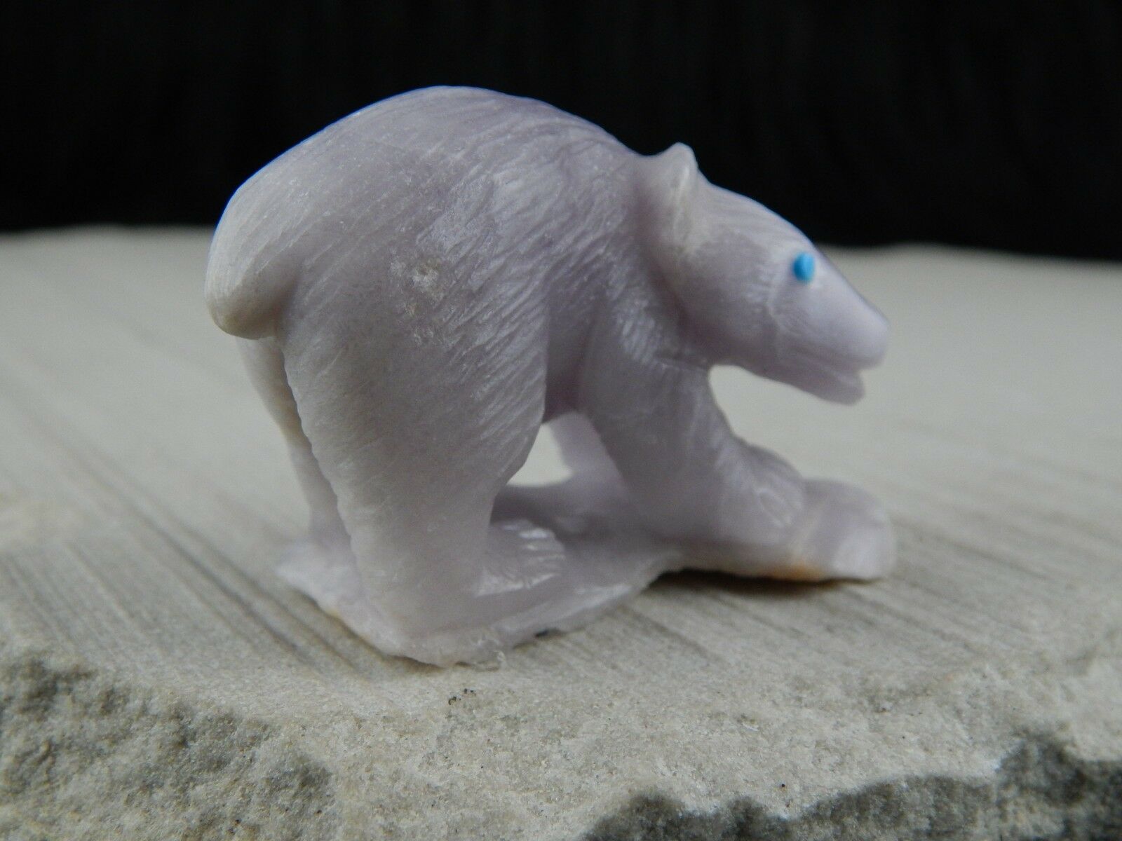 Bear Zuni Fetish Carving - Derrick Kaamasee - High Lonesome Trading