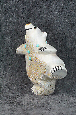 Bear Zuni Fetish Carving - Claudia Peina