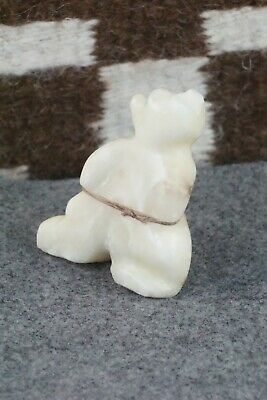 Bear Zuni Fetish Carving - Ariane Quam