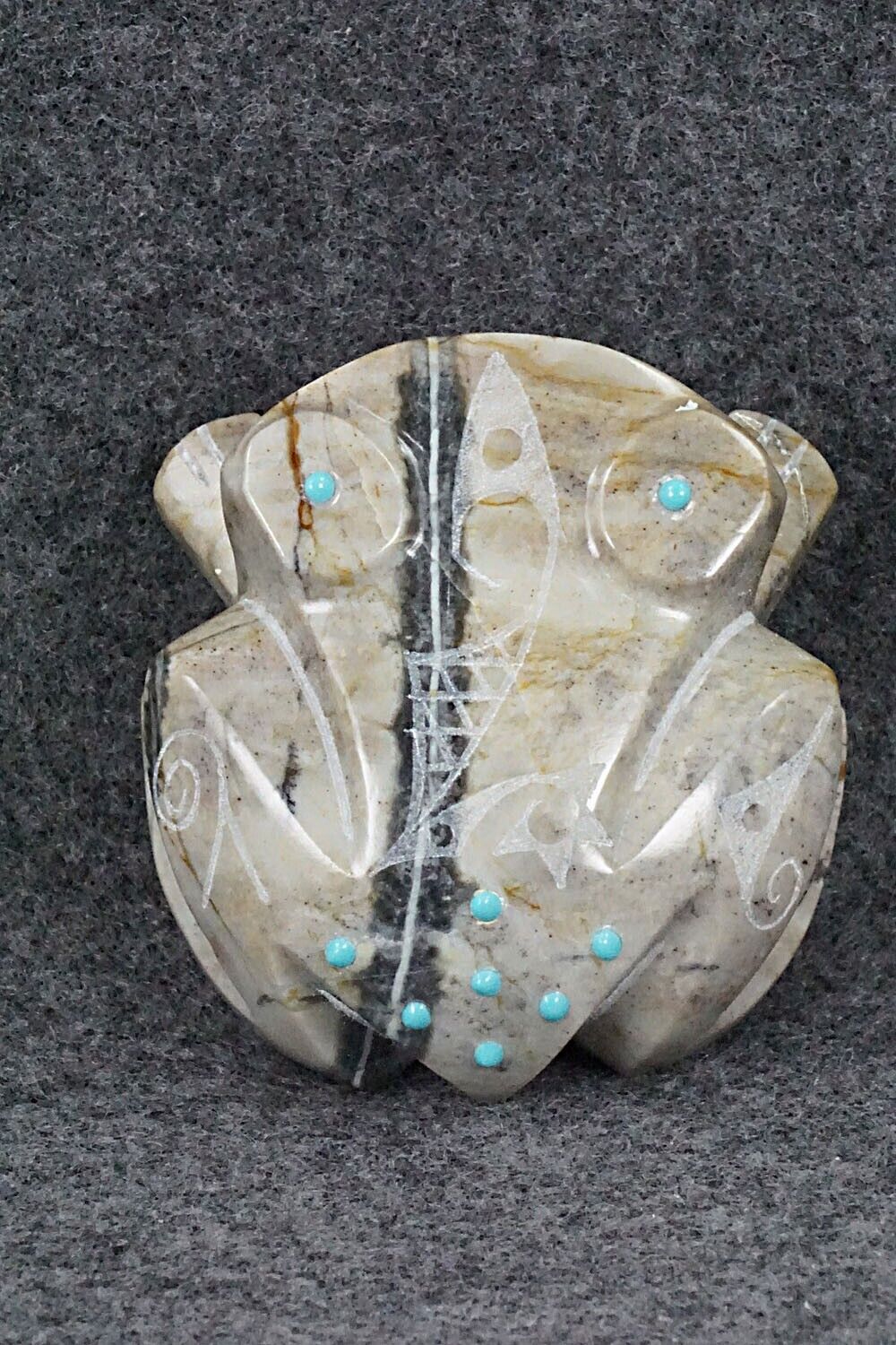 Frog Zuni Fetish Carving - Shannon Calavaza