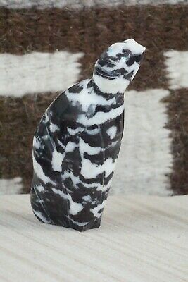 Bear Zuni Fetish Carving - Daphe Quam