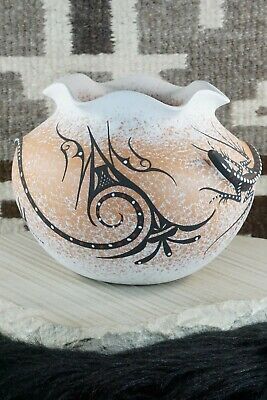 Zuni Pottery - Deldrick Cellicion