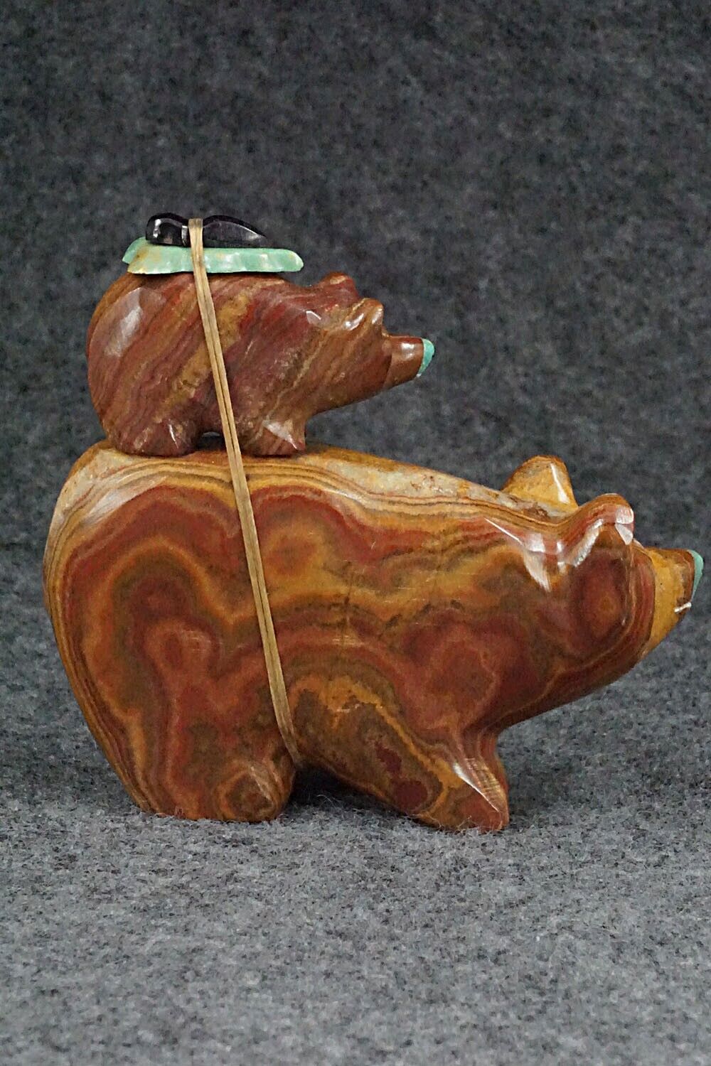 Bear and Cub Zuni Fetish Carving - Enrike Leekya