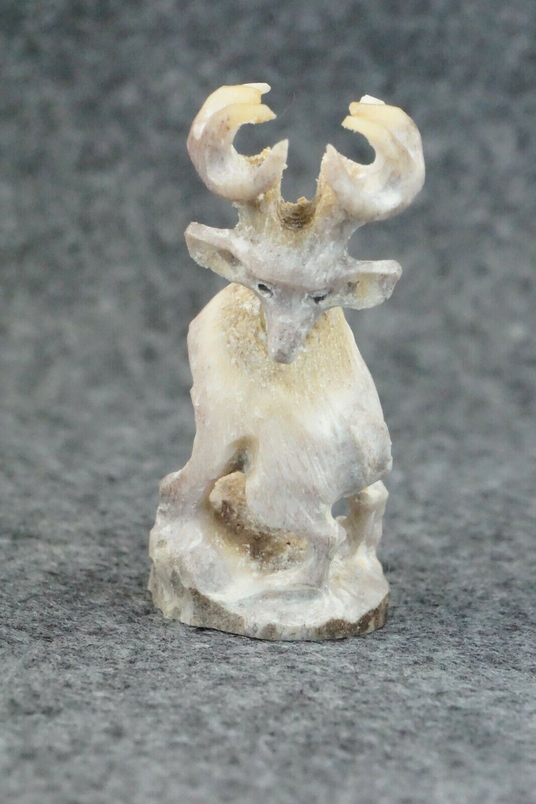 Deer Zuni Fetish Carving - Lewis Malie Jr.